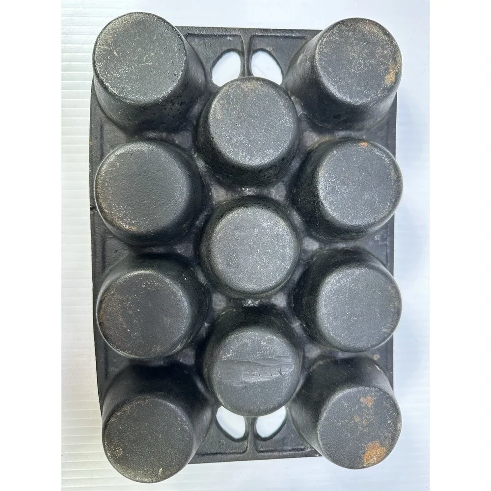 Vintage Cast Iron 11 Cup Popover Muffin Pan Rustic Skillet Stamped 2  On Bottom